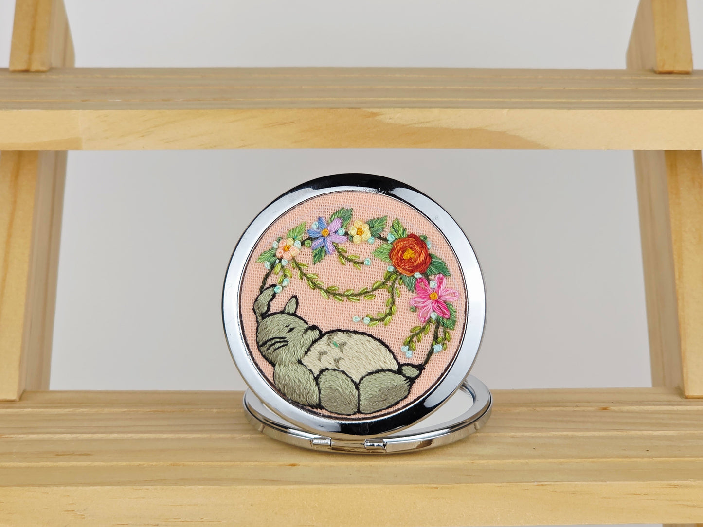 Motif Compact Mirror - Blush Totoro Garland | Handmade by Lena Handicrafts