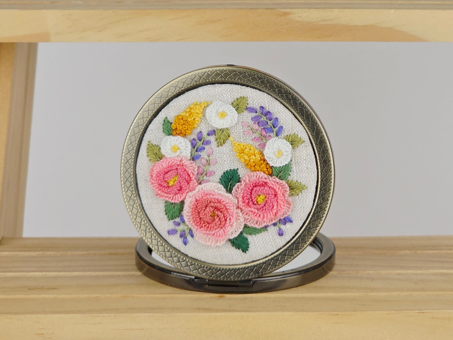 Motif Compact Mirror - Rose Bouquet Bloom | Handmade by Lena Handicrafts