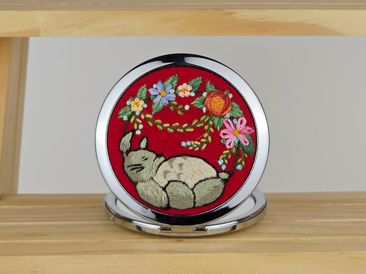 Motif Compact Mirror - Crimson Totoro Garland | Handmade by Lena Handicrafts