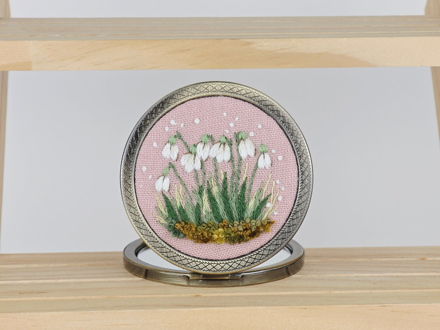 Motif Compact Mirror - Blush Snowdrop Cluster | Handmade by Lena Handicrafts