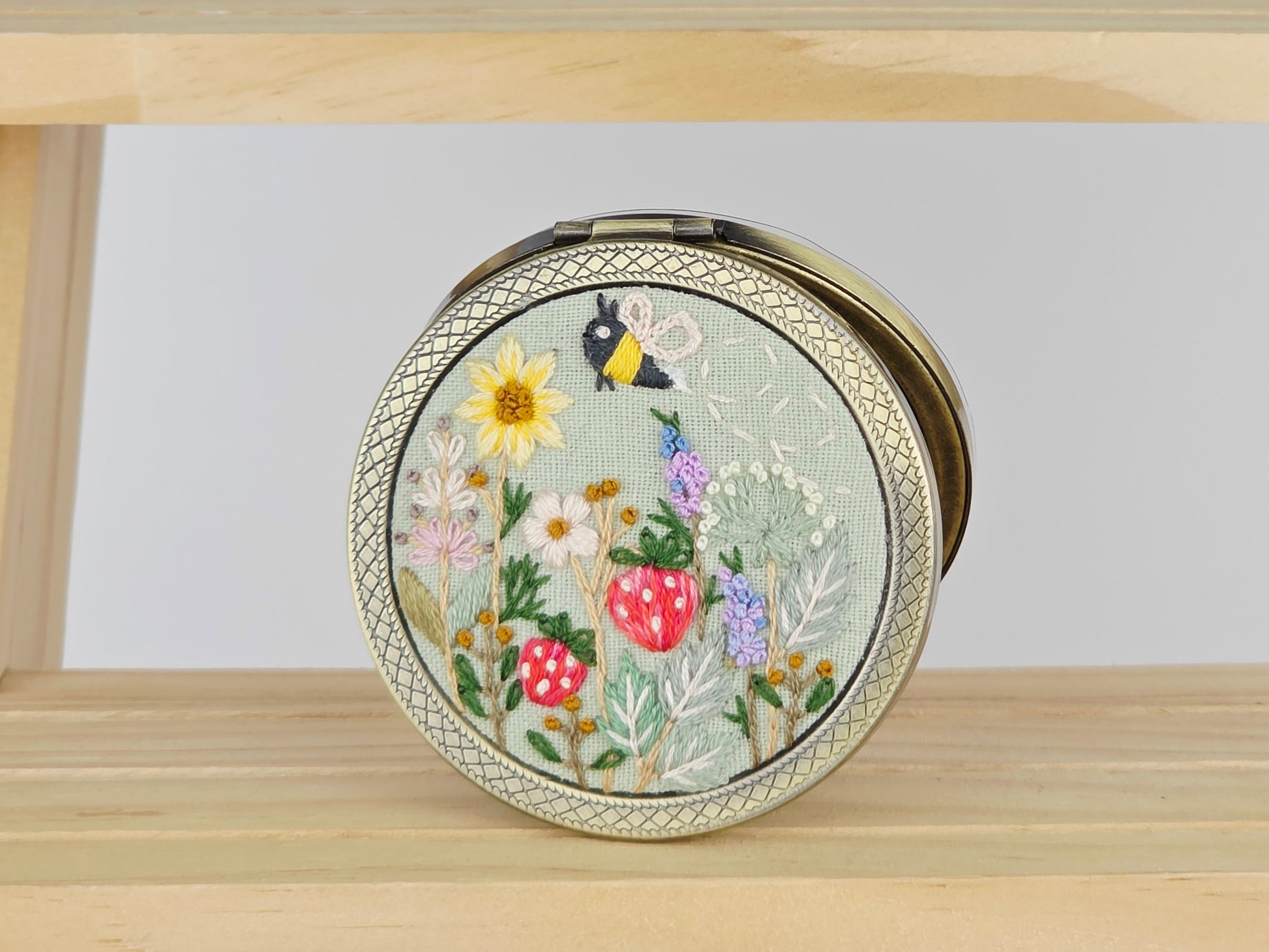 Motif Compact Mirror - Sage Bumblebee Meadow | Handmade by Lena Handicrafts
