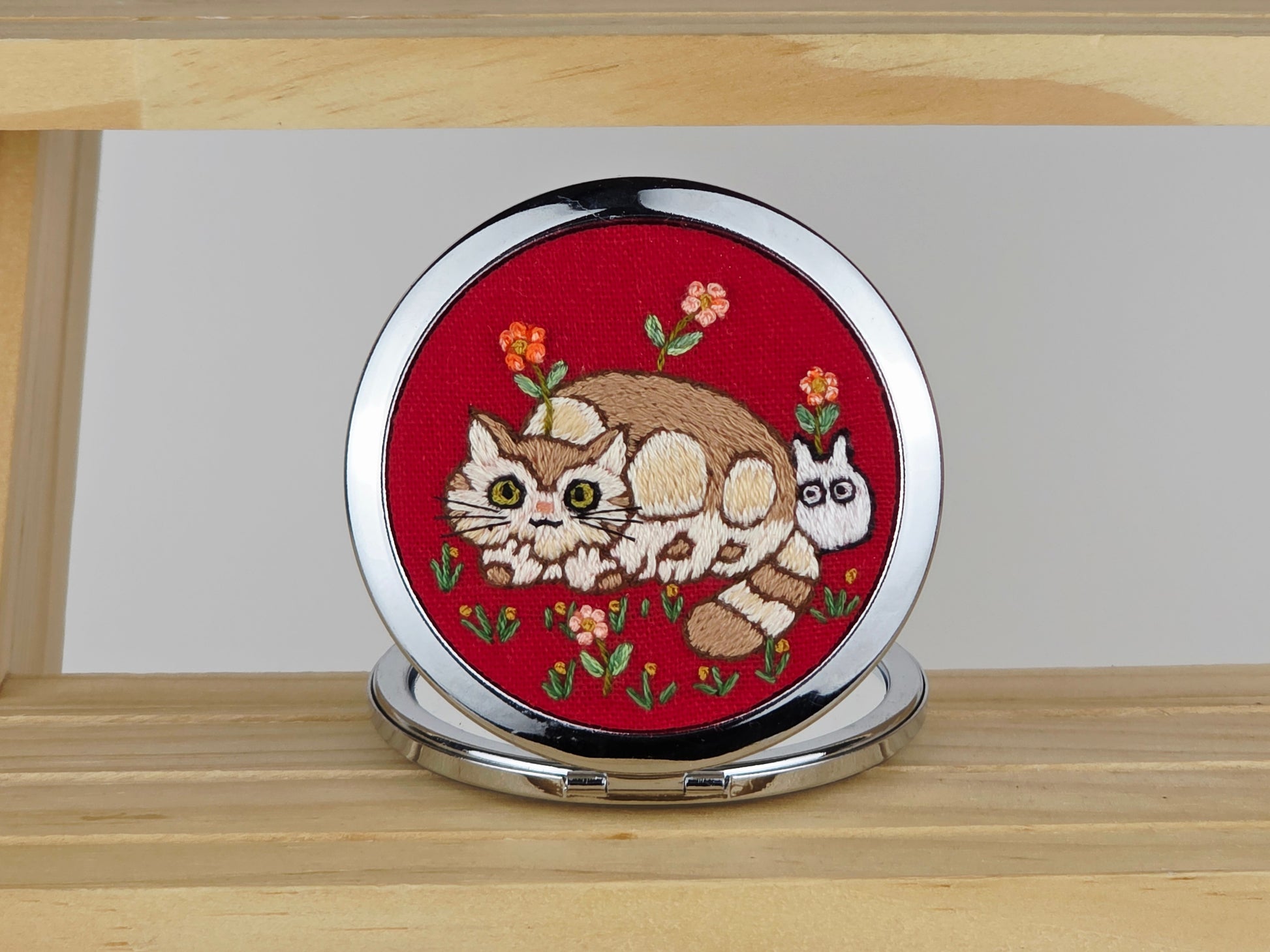 Motif Compact Mirror - Crimson Tabby Bloom | Handmade by Lena Handicrafts