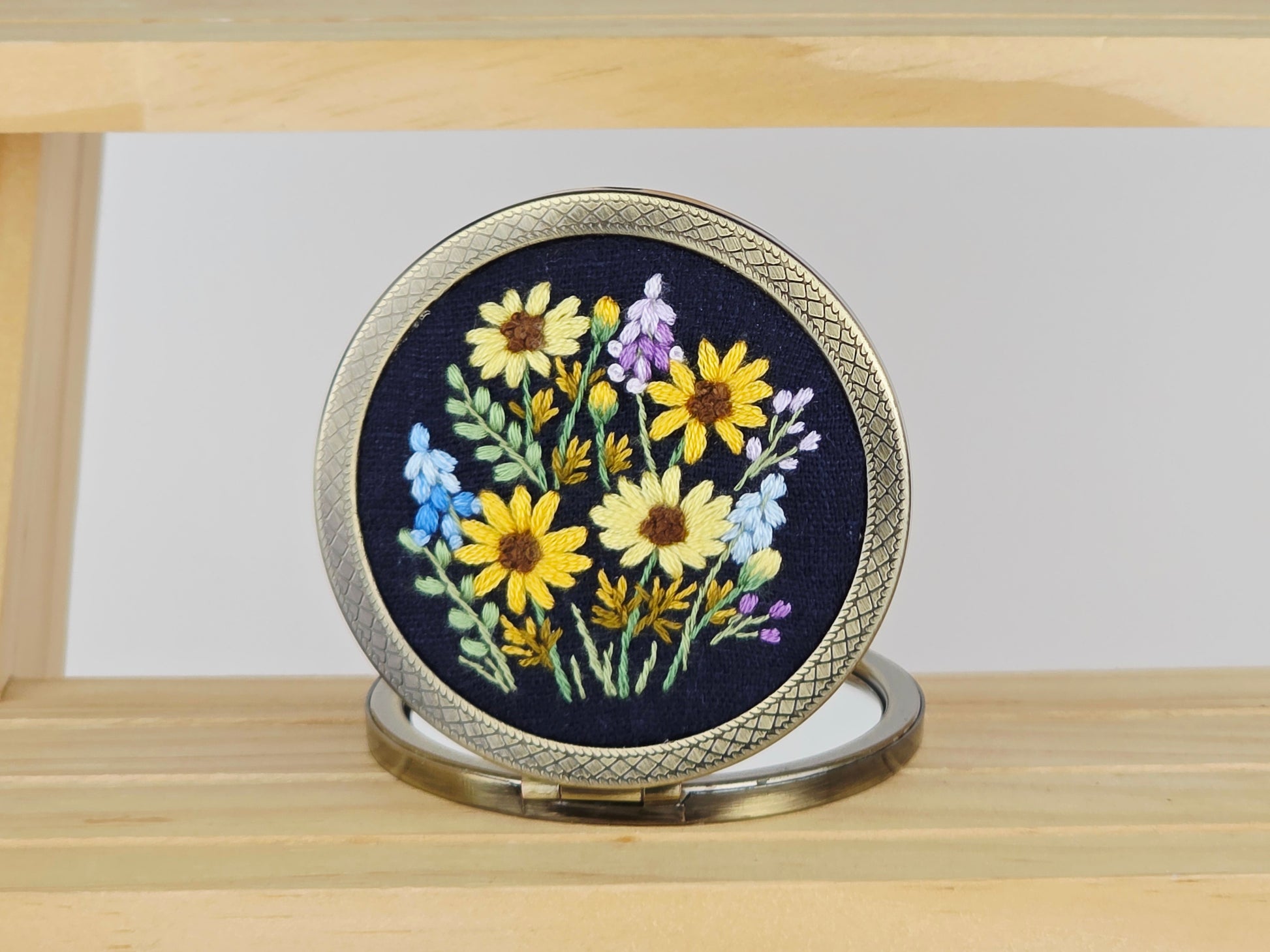 Motif Compact Mirror - Midnight Sunflower Bouquet | Handmade by Lena Handicrafts