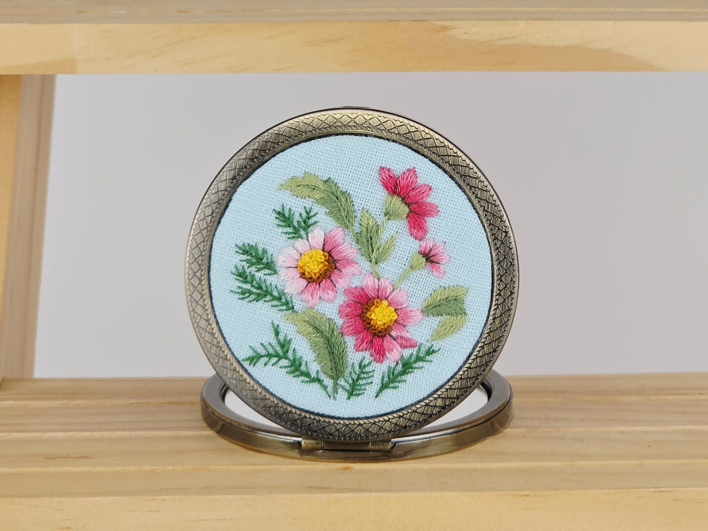 Motif Compact Mirror - Sky Cosmos Bouquet | Handmade by Lena Handicrafts