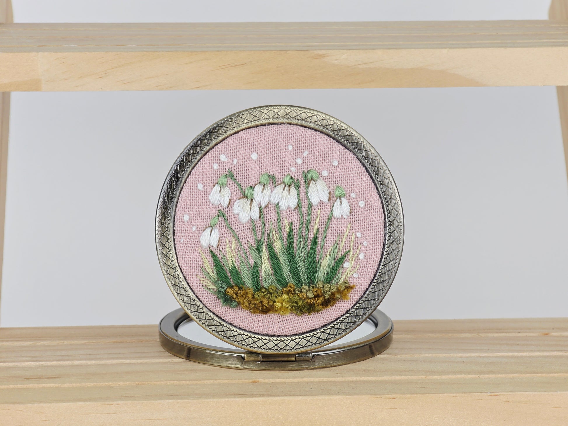Motif Compact Mirror - Blush Snowdrop Cluster | Handmade by Lena Handicrafts