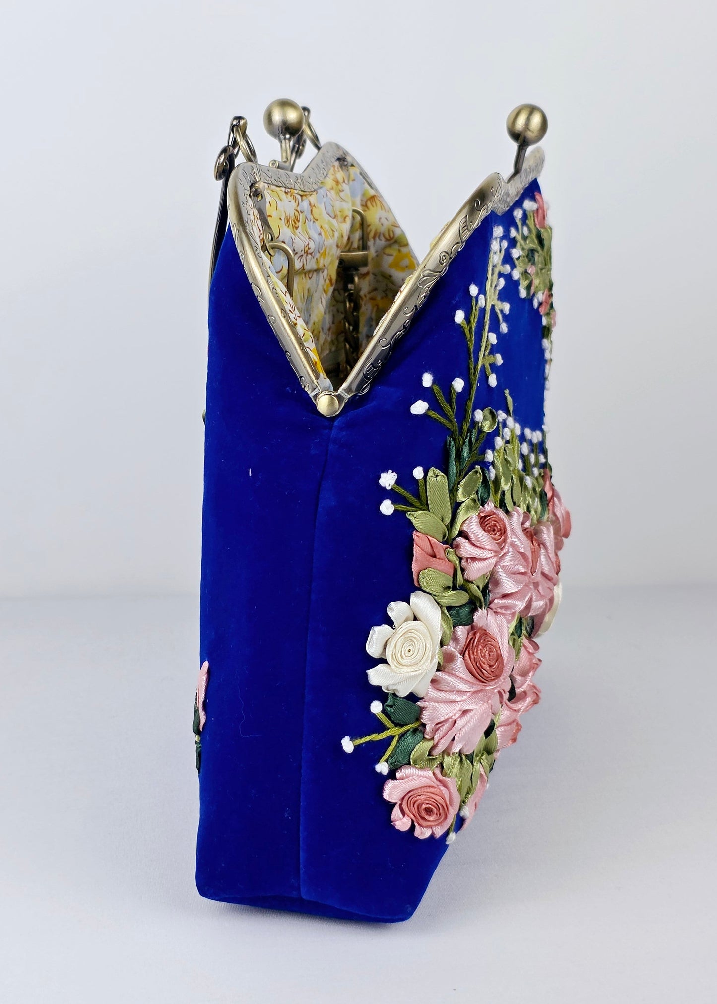 Velvet Clutch - Medium 🌟 #MK4