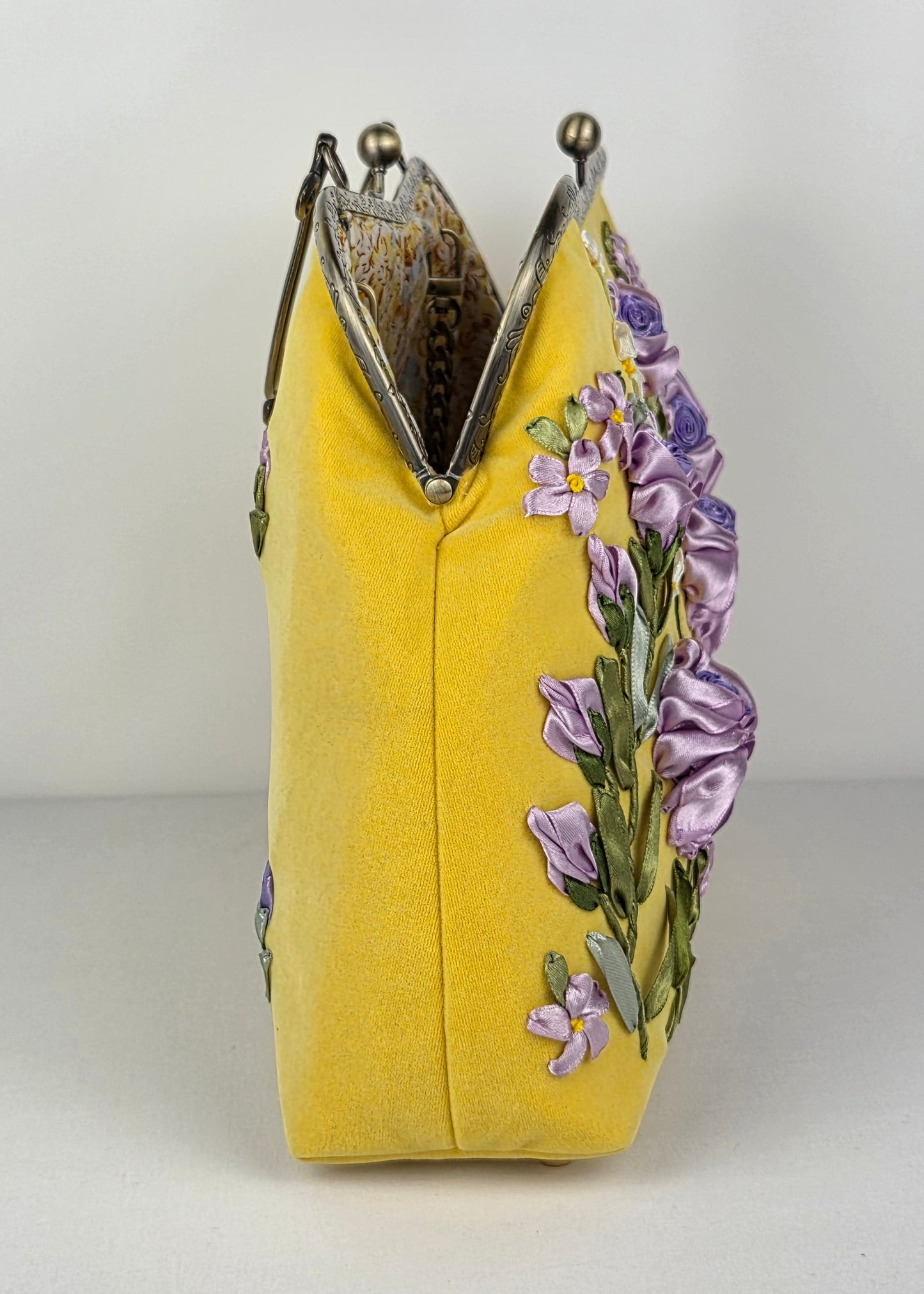 Velvet Clutch - Grande #MK2